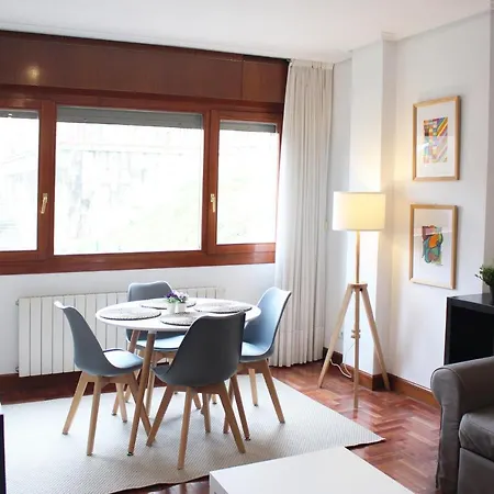 Lasai Con Parking Directo Більбао