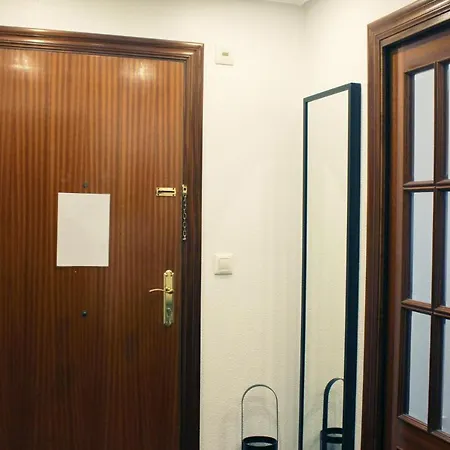 Апартаменти Lasai Con Parking Directo Більбао